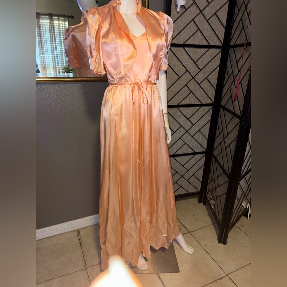 Chic Peach Satin Evening Dress